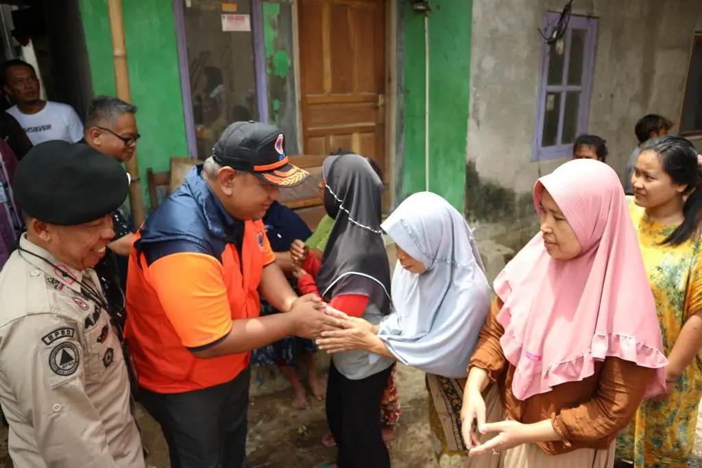 BNPB Serahkan Dukungan untuk Penanganan Bencana Tanah Longsor Banjarnegara